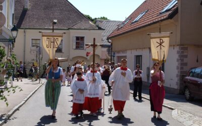 Prozessionen gehören am Hochfest Fronleichnam traditionell dazu.